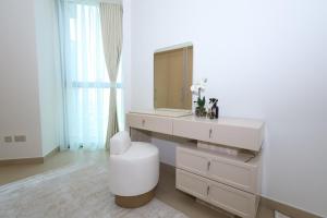 Lux 2 Bed in Downtown Dubai w Dubai Mall Access