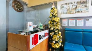 RedDoorz at V-Cat Apartelle Sampaloc Manila