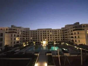 Double bed, Prime location, Beach Access,Pool View - Khān