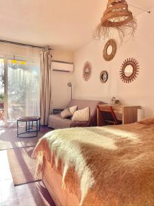Appartements Appartement 3 pers - piscine - clim - parking : photos des chambres