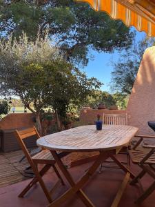 Appartements Appartement 3 pers - piscine - clim - parking : photos des chambres