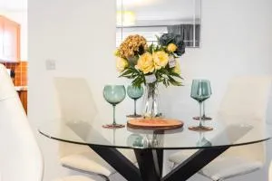 Purfleet, Grays - Cosy 2bd Apartment Lakeside - Erith