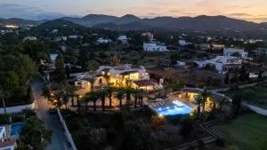 Can Ravi by Eivillas - Cala de Bou