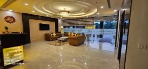 Hotel The Saffron Park - Manī Mājra