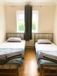 Harrow Comfort Retreat - Near Station - Hatch End