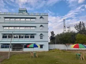 New building Hotel Mahamaya Palace - Kākdwīp