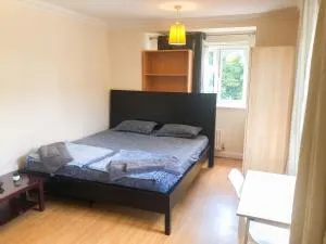 Royal Charm - Stay in Harrow - Hatch End