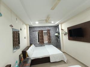 Ginger hotels ujjain tower kshipra inn-Family stay airconditioned hotel