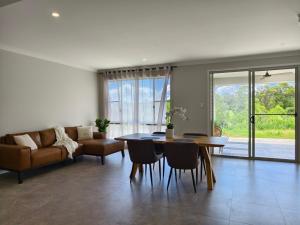 Countryside Hilltop Stay near Gympie