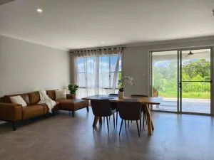 Cozy home hill top countryside - Goomeri