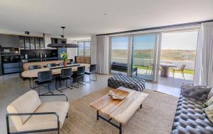 Ocean 9 - Sunset Beachfront Residency