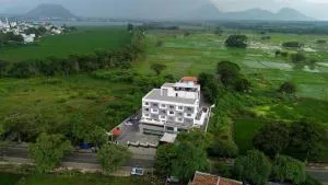 The Lotus Hotel Visakka Palani - Ayakkudi