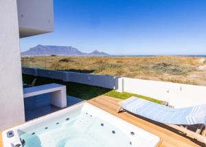 Ocean 9 - Sunset Beachfront Residency