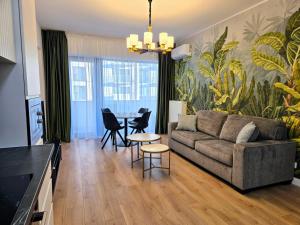 Alluring Jungle apartment in Silk District