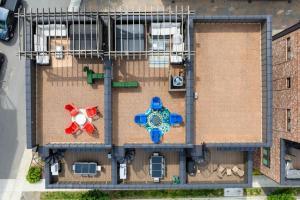 Two Townhomes - Hot Tubs and Rooftop Balconies