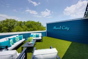 Nations Elegance Rooftop And Private Patio