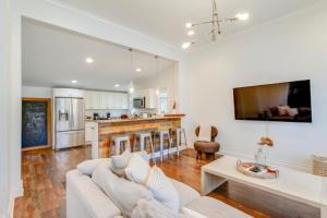 East Nash Enclave Movie Room Private Yard