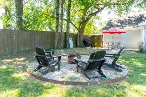 East Nash Enclave Movie Room Private Yard