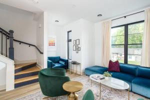 East Nash Superstar- Skyline Views Terrace- Mural