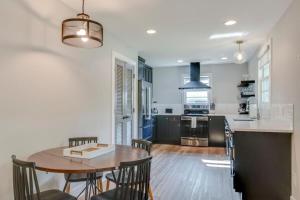 Spacious 3 Bedroom Historic Franklin Quadplex