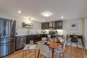 Spacious and Peaceful Historic Franklin Quadplex