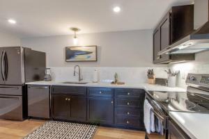 Spacious and Peaceful Historic Franklin Quadplex