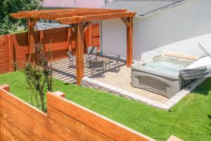 Sweet Jasper Suite-Spring Getaway in Jasper with Hot Tub