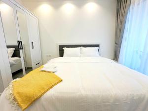 Dubai Marina - 1BHK Fancy Apartment