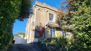 Gorgeous Georgian family home - Bristol