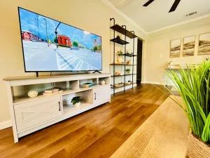 The Charming Location - Blackshear