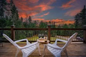 Private Chalet with Fireplace Hottub and Game Room - 纽里