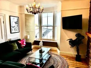 Stunning fully refurbished house - 新码头