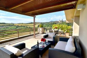 THR Residence with swimming-pool in San Casciano dei Bagni, apartments with air conditioning and private outdoor area