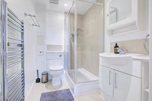 Newly furnished stunning 2 bedroom flat