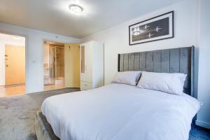 Newly furnished stunning 2 bedroom flat