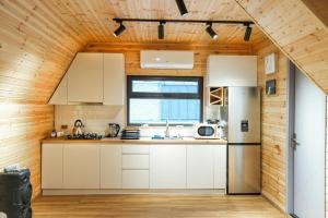 Cottages with heated swimming pool and jacuzzi