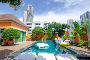 The Ace 6 Bedroom 6 Bathroom Villa With Free Bills