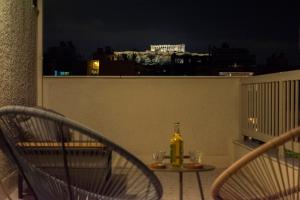 Studio with Acropolis View at Platia Avdi