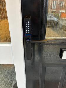 6 Bed Modern Elm Tree House City Centre 92" Cinema