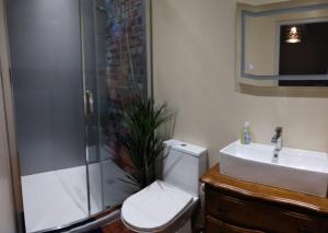 Maison Rose - Maison de village avec jardin privé, centre Capestang