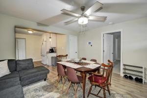 9 guest house in Louisville