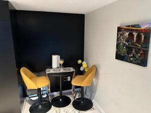 Luxury & Free Parking Bachelor