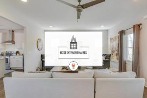 Hilltop Charmer Super Close To Downtown Three Bedroom