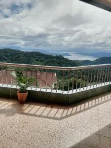 Sang Yoo Mountain View Tagaytay Bed and Breakfast - Taal Lake View - Malabag