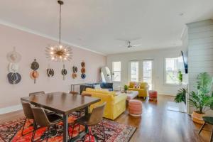 Big Spectacular Townhome Giant Covered Patio