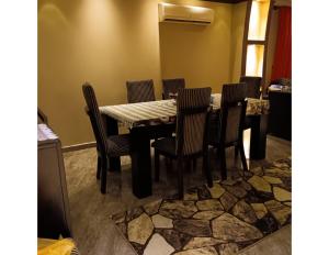 شقة لوكس بالهضبة