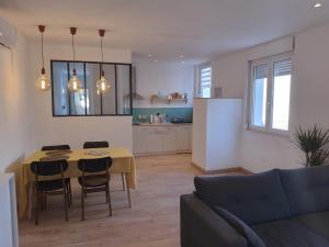 Superbe appartement rénové à 250m des remparts