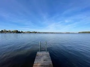 Idyllisches, neu renoviertes Haus mit Steg am See - 措伊滕