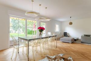 Idyllisches, neu renoviertes Haus mit Steg am See