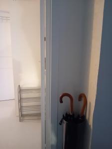 Appartements Heart of Beauvais Airport 15 min by bus, Studio : photos des chambres